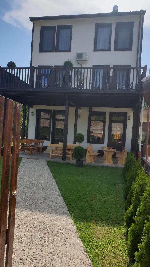 Бялата Къща Hotel Чакаларово Екстериор снимка
