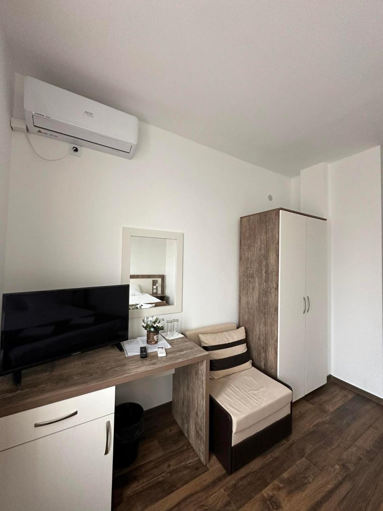 Бялата Къща Hotel Чакаларово Екстериор снимка