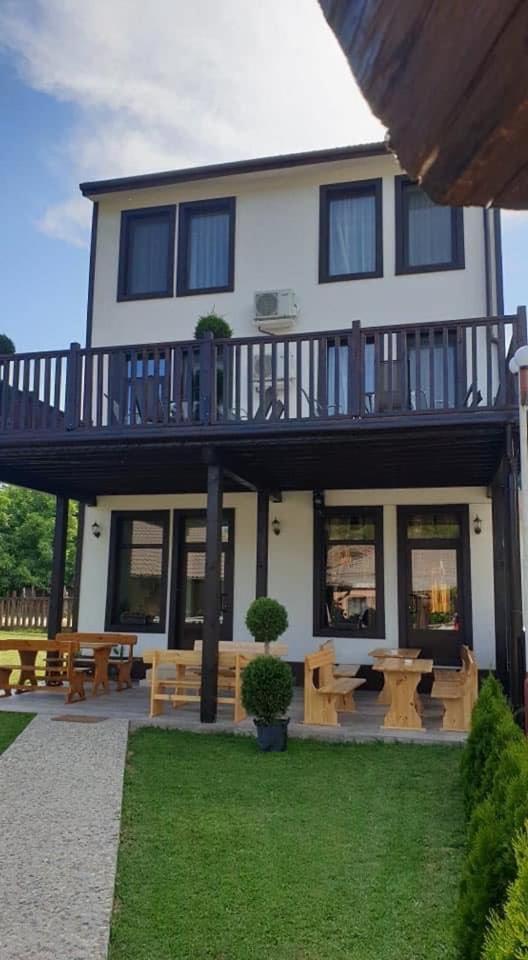 Бялата Къща Hotel Чакаларово Екстериор снимка